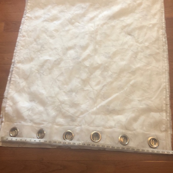 White curtains with leaf design - 4 panels - Picture 3 of 7